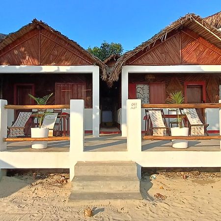 Bed and Breakfast Chez Alex Nosy-Be Exterior foto