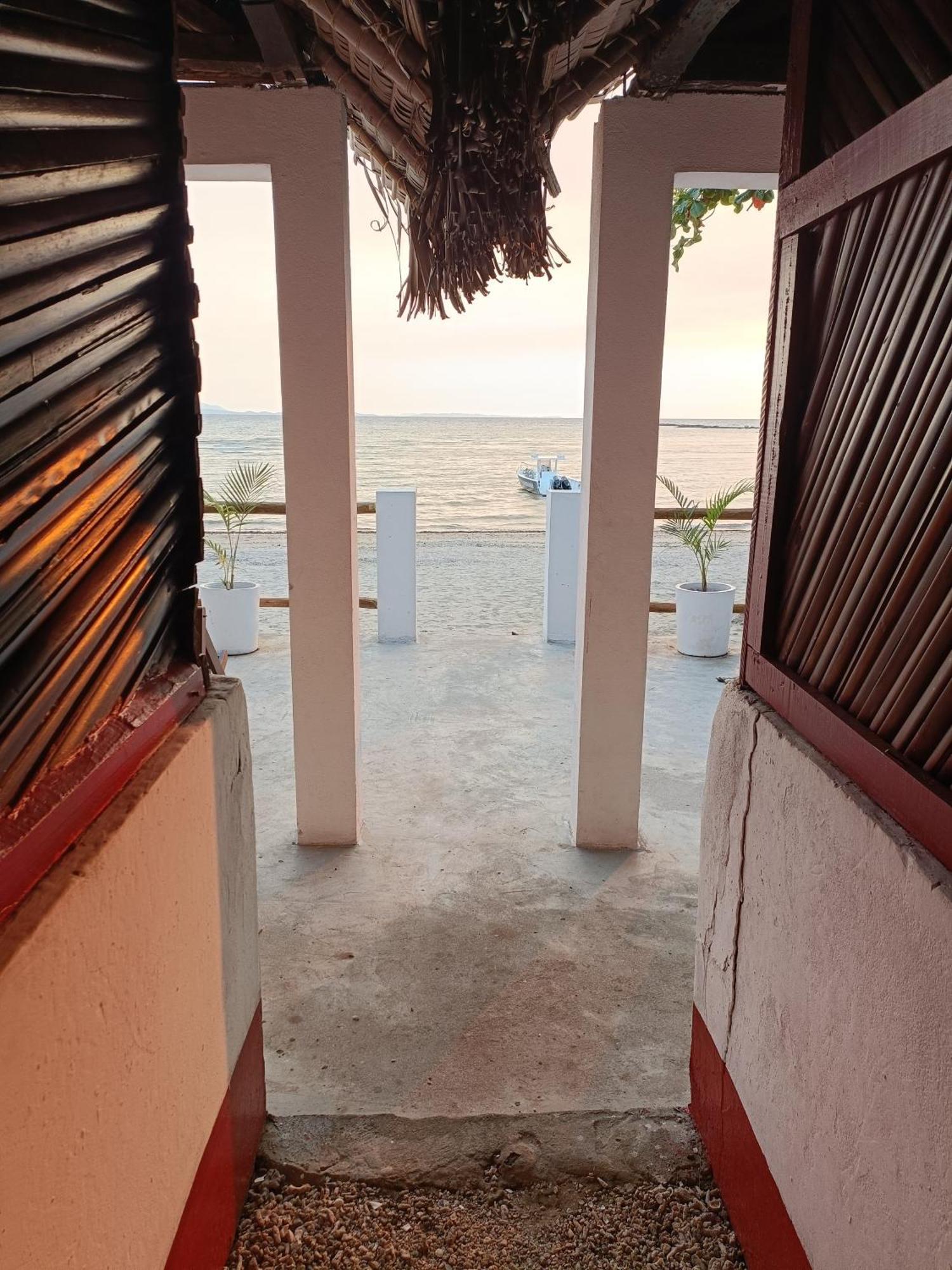 Bed and Breakfast Chez Alex Nosy-Be Exterior foto