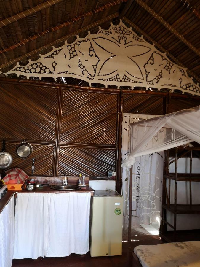 Bed and Breakfast Chez Alex Nosy-Be Exterior foto