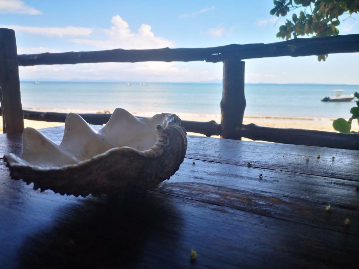 Bed and Breakfast Chez Alex Nosy-Be Exterior foto